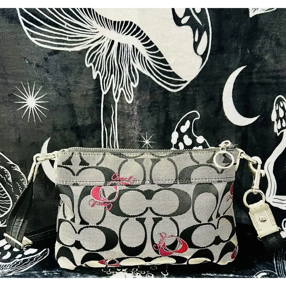 Coach poppy signature